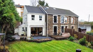 Photo 40- click for photo gallery